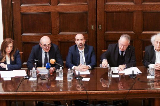 «Είναι ακατάλληλος για τον θεσμικό του ρόλο»